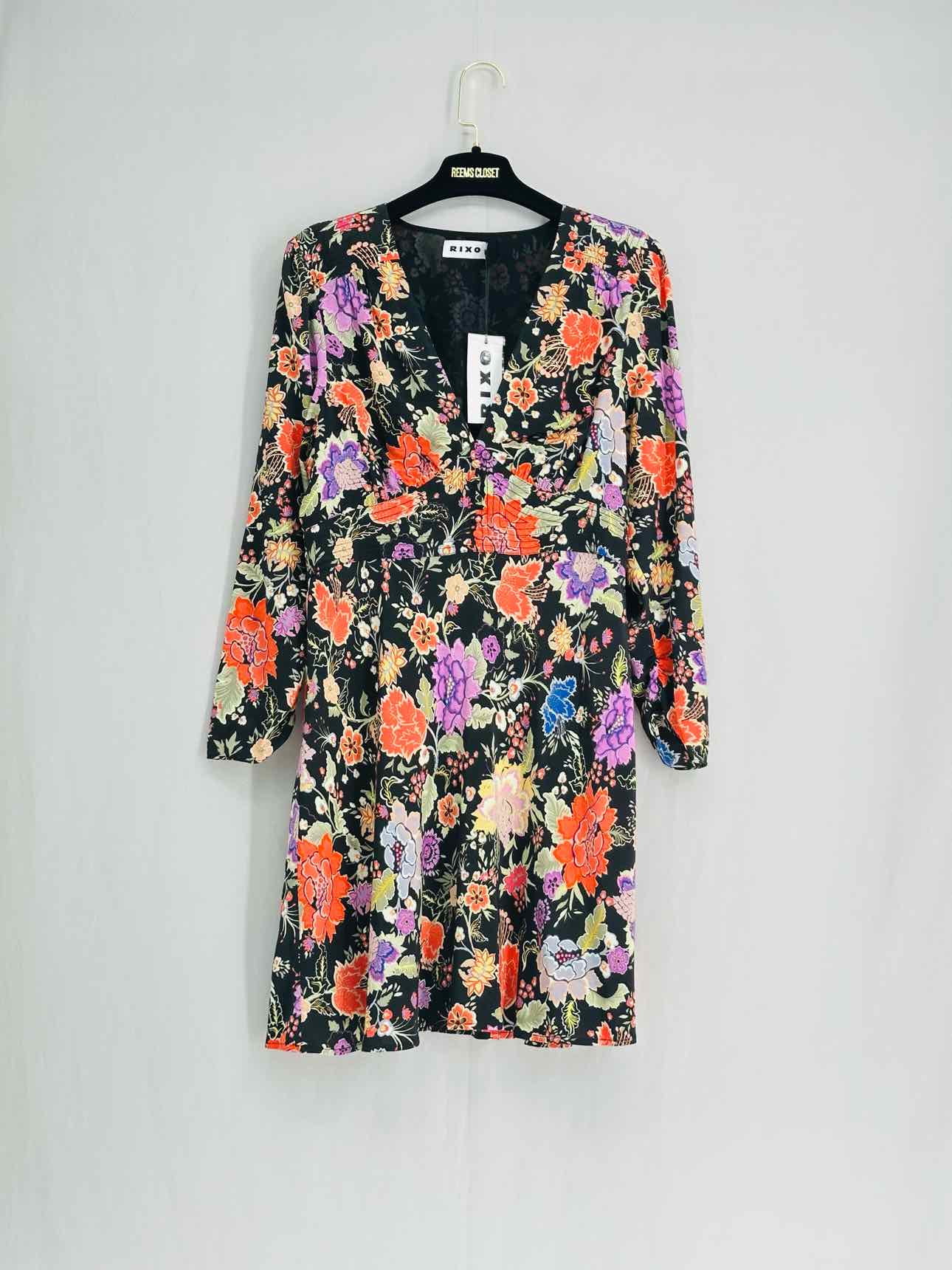 RIXO Plunging V Neck Floral Print Size US 6 Short Dress