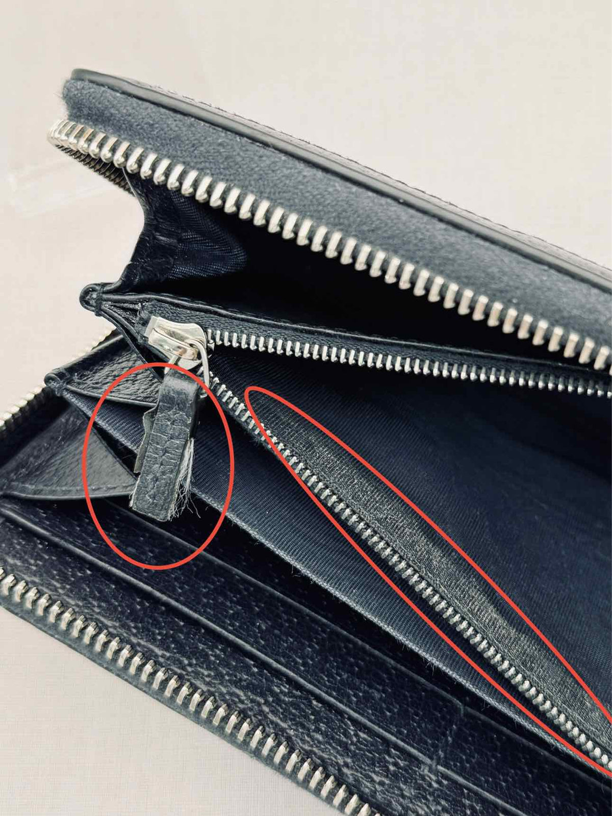 GUCCI Blue & Black GG Supreme Continental Wallet