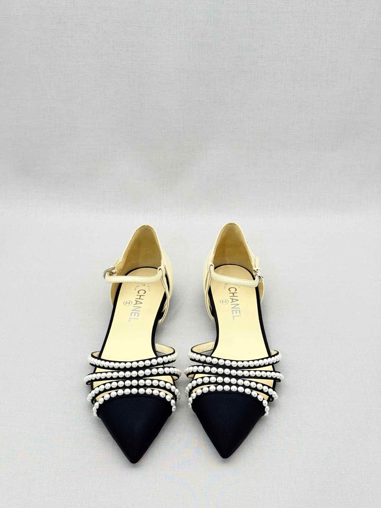 CHANEL Cream & Black Size EU 40.5 Flats