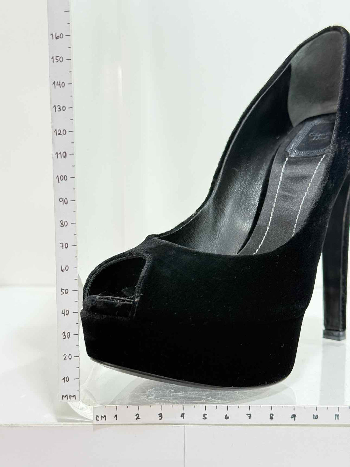 CHRISTIAN DIOR Black Size EU 37 Pumps