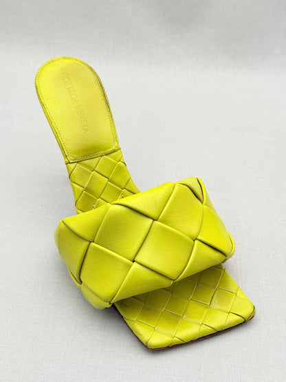 BOTTEGA VENETA Lido Yellow Woven Size EU 38 Mules