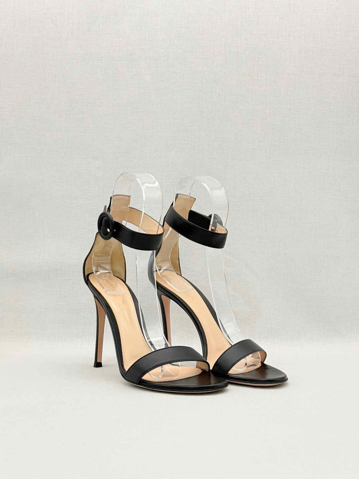 GIANVITO ROSSI Black Size EU 38 Heeled Sandals