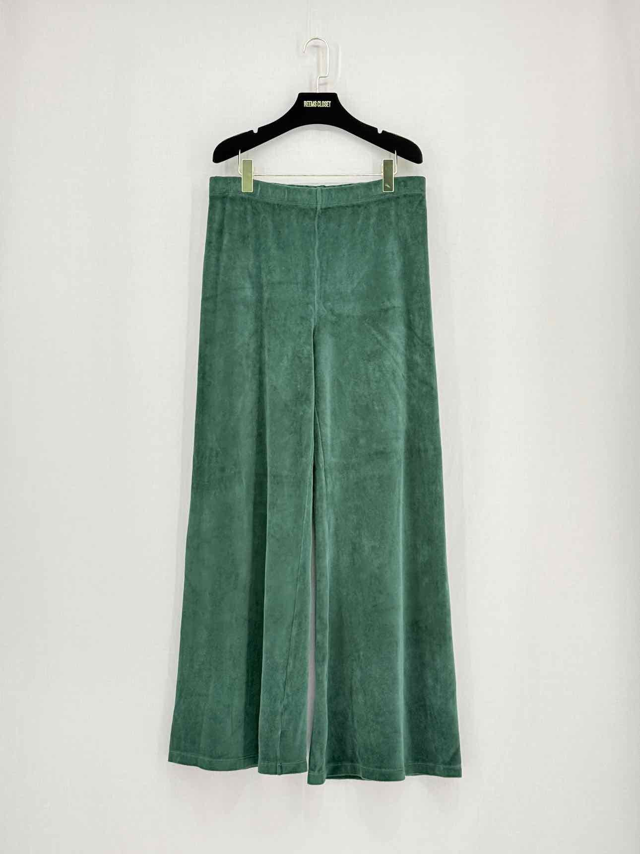 SUZIE KONDI Green Size Medium Outfit Set