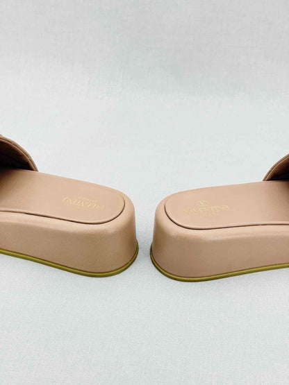 VALENTINO GARAVANI Roman Stud Beige Size EU 38 Slides