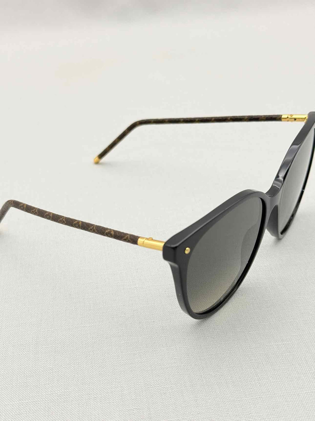 LOUIS VUITTON 2023 Black Sunglasses