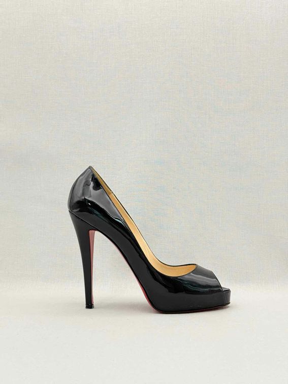 CHRISTIAN LOUBOUTIN Very Prive Black Size EU 39 Pumps