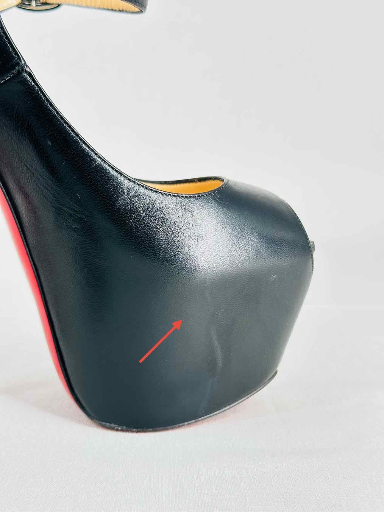 CHRISTIAN LOUBOUTIN Black Size EU 37 Pumps