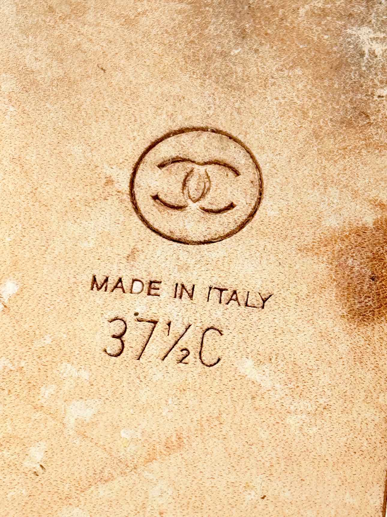 CHANEL CC Beige Size EU 37.5 Mules