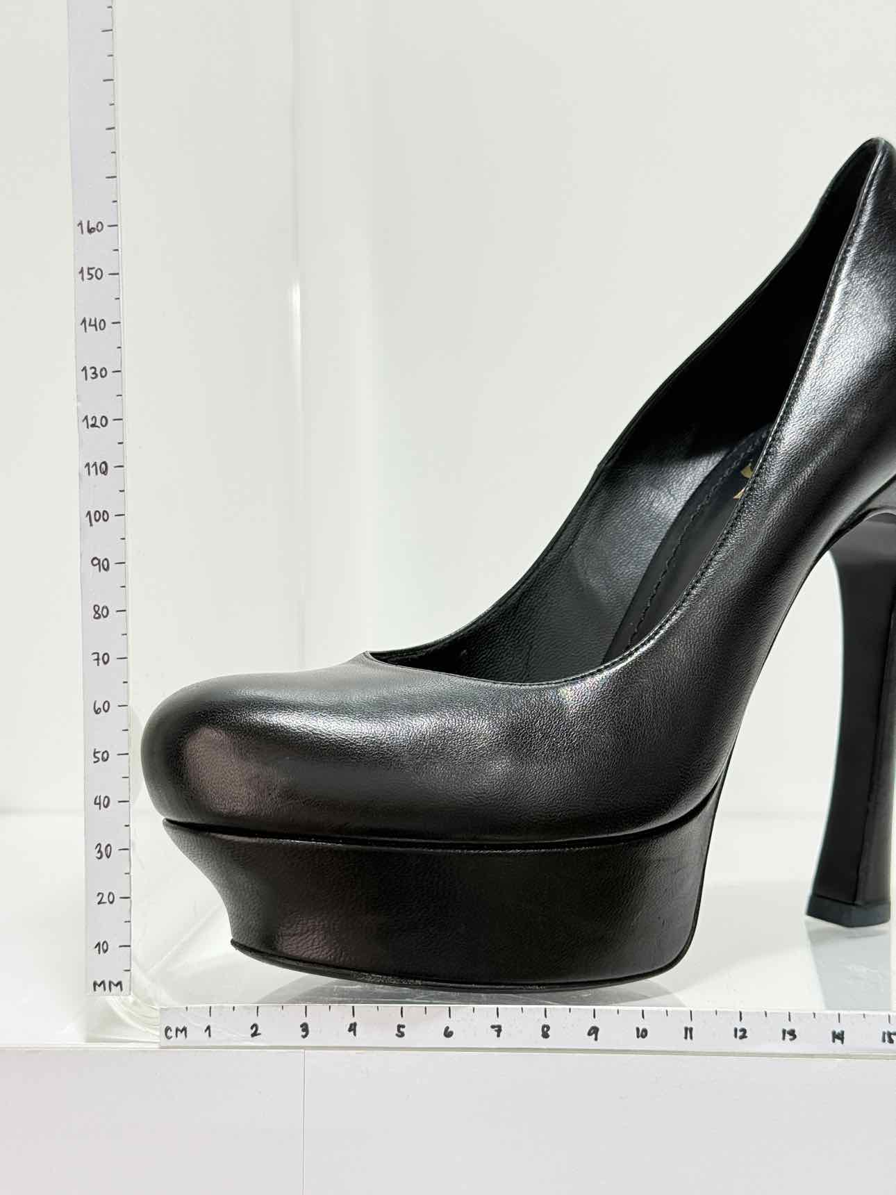 YVES SAINT LAURENT Black Size EU 39.5 Pumps
