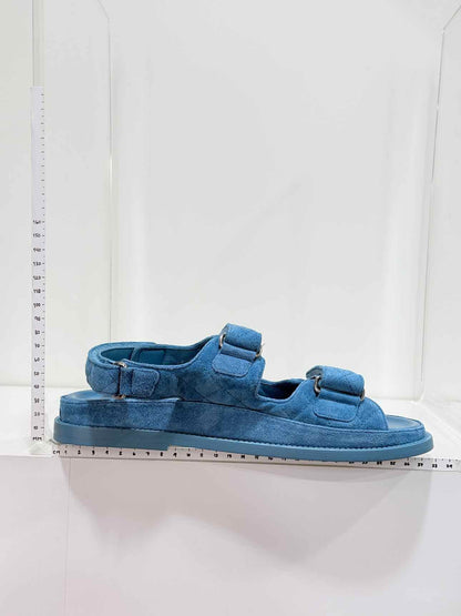 CHANEL Dad Blue Quilted Size EU 39 Sandals