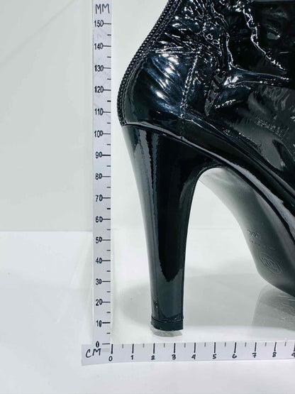 CHANEL Patent Black Size EU 40 Mid Calf Boots