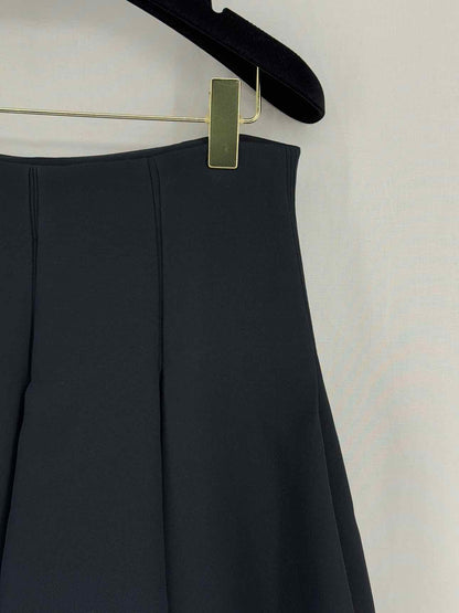 CHRISTIAN DIOR Black Pleated Size US 6 Shorts