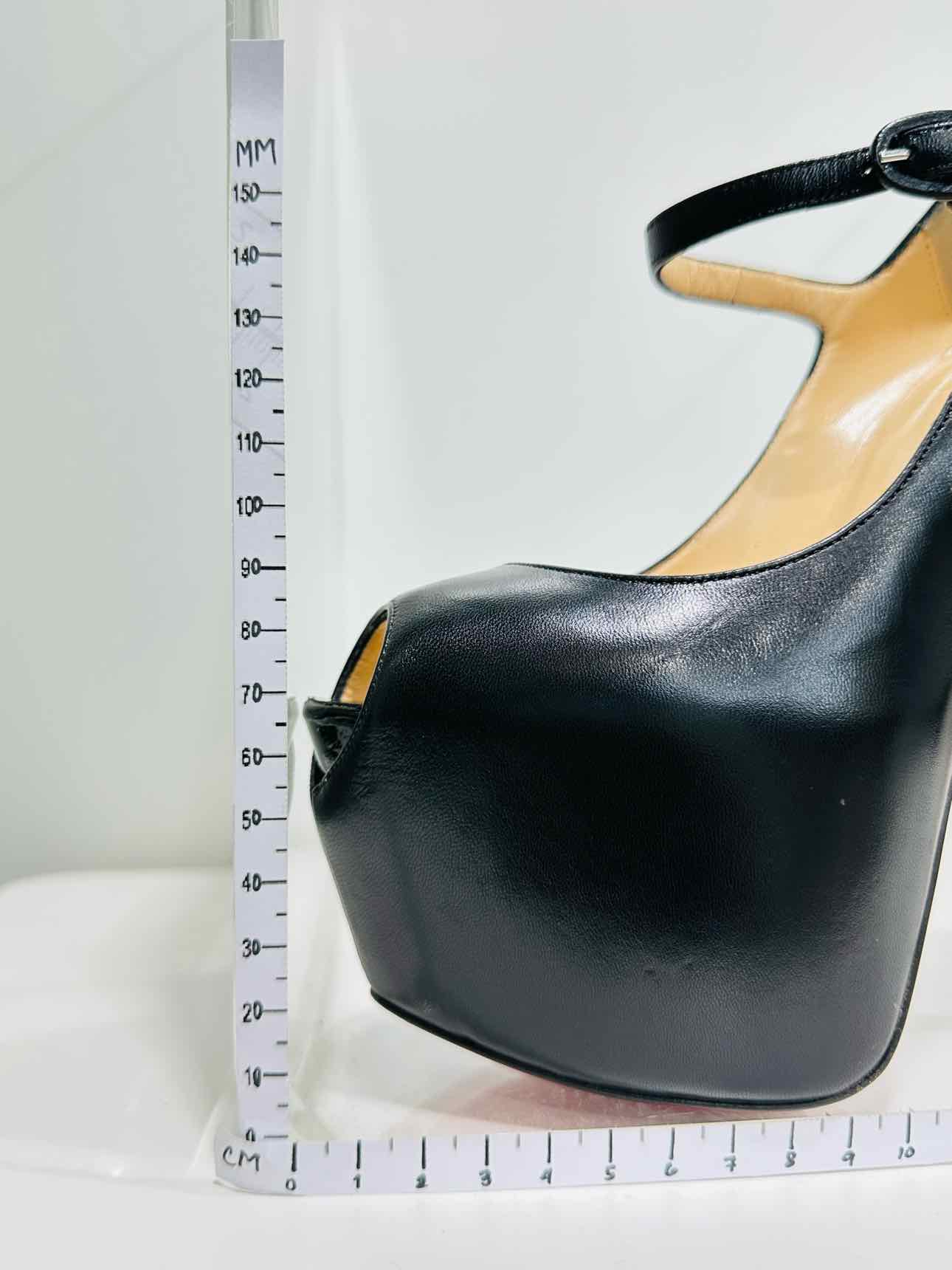 CHRISTIAN LOUBOUTIN Black Size EU 37 Pumps