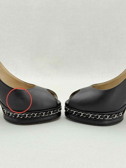 CHANEL Black Size EU 38 Slingbacks
