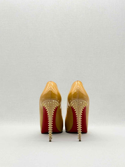 CHRISTIAN LOUBOUTIN Nude Size EU 40.5 Pumps