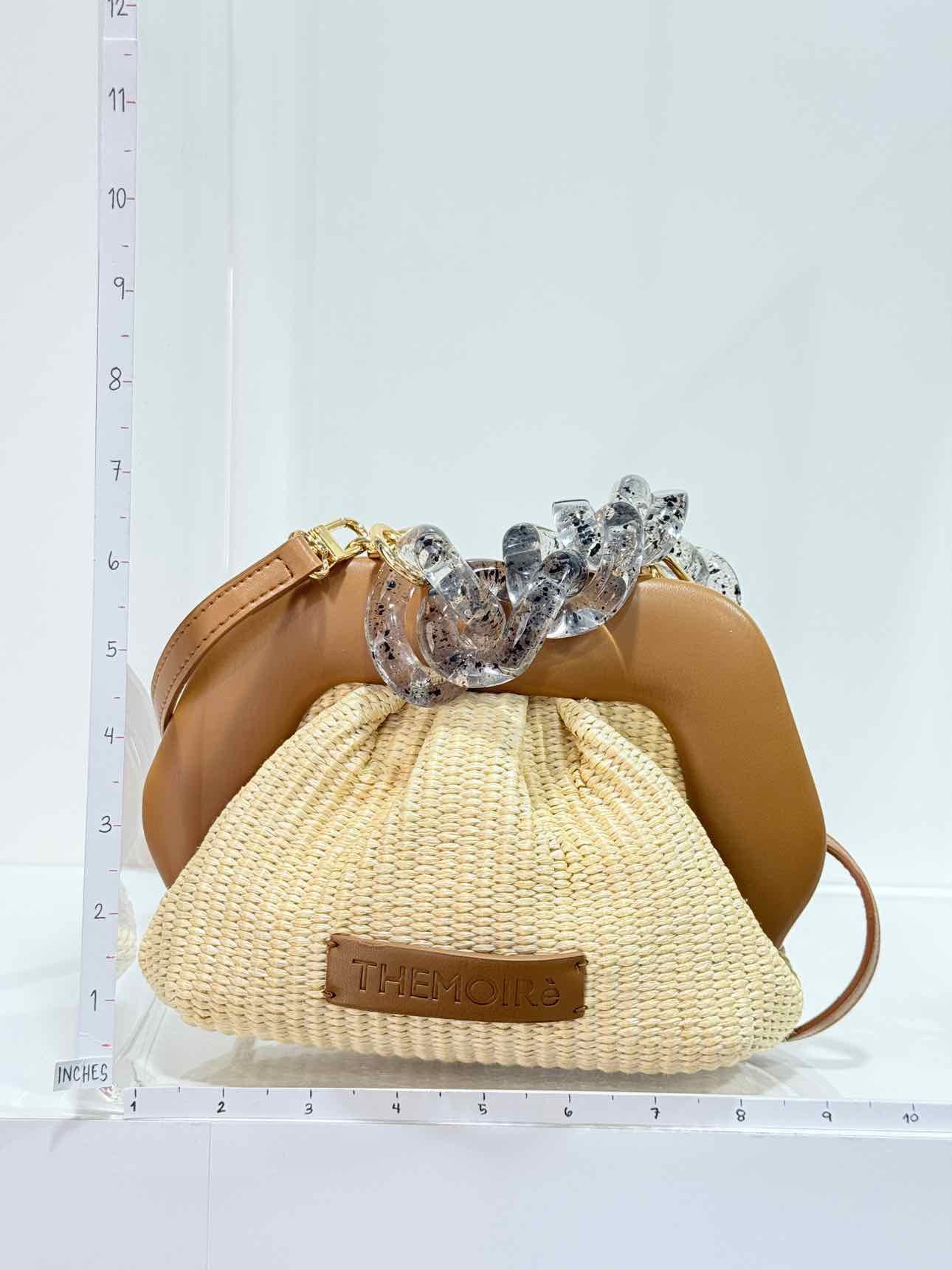 THEMOIRE Beige Clutch