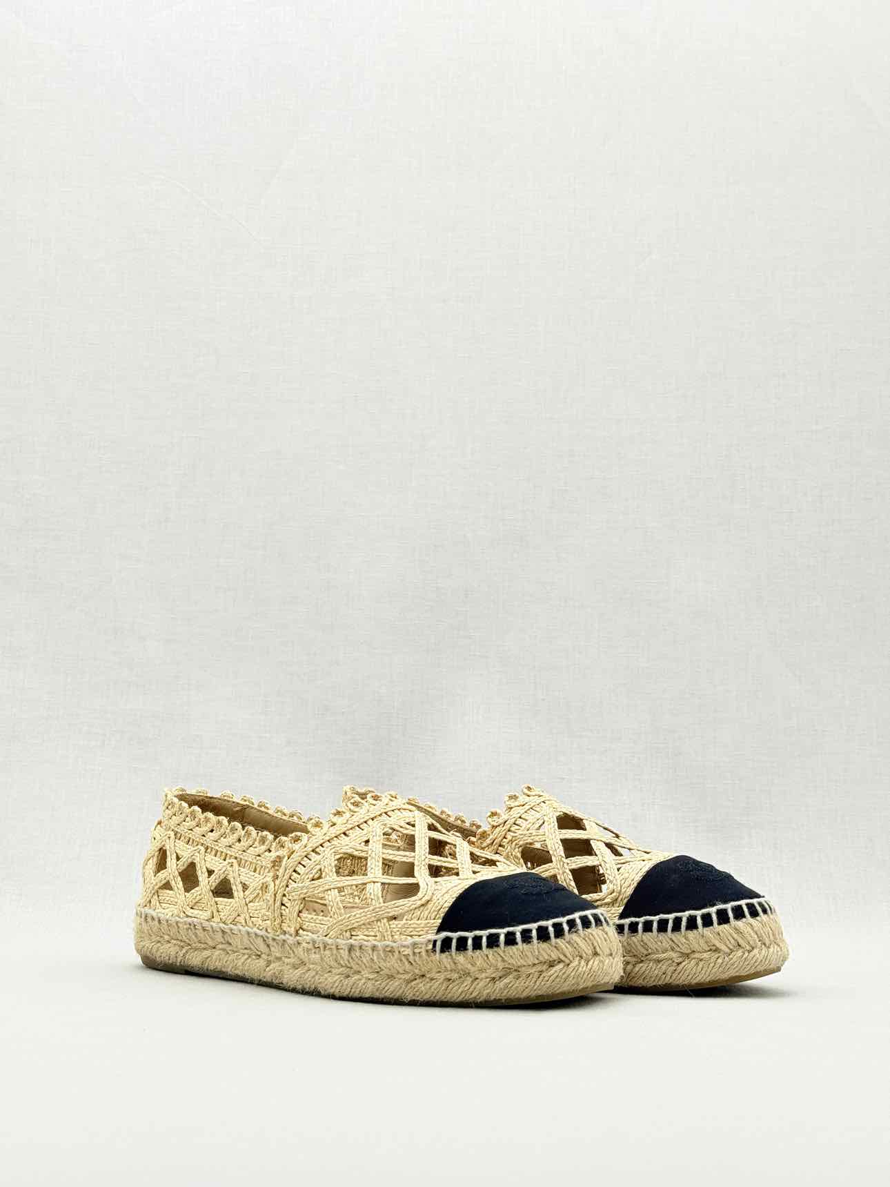 CHANEL Espadrilles Beige & Black Size EU 38 Flats