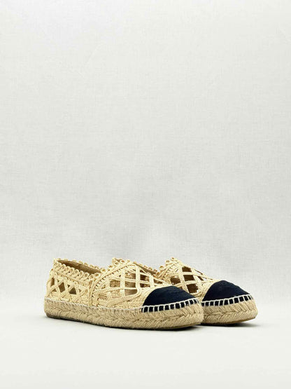 CHANEL Espadrilles Beige & Black Size EU 38 Flats
