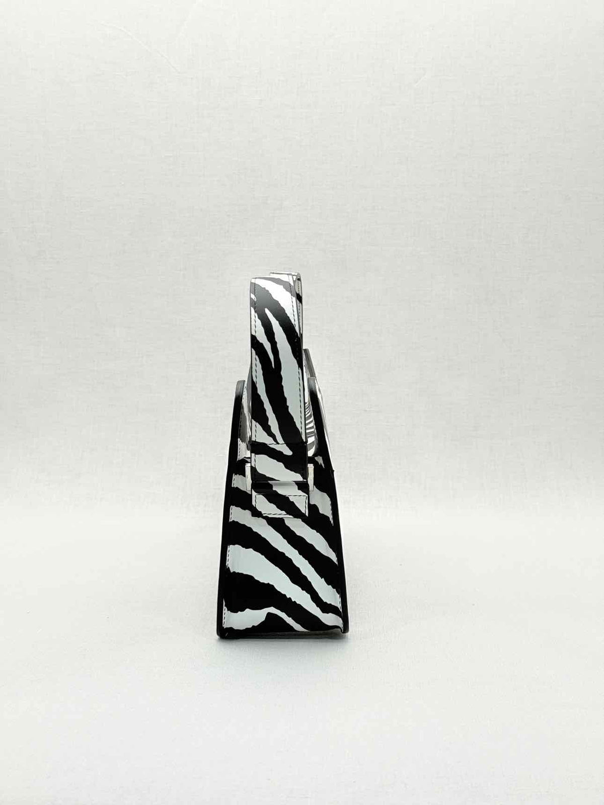 MACH & MACH Large Bow-shaped Black & White Shoulder Bag