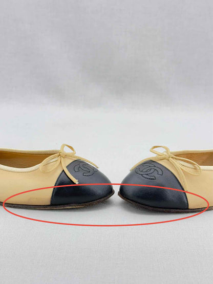 CHANEL Beige & Black Size EU 37 Ballet Flats