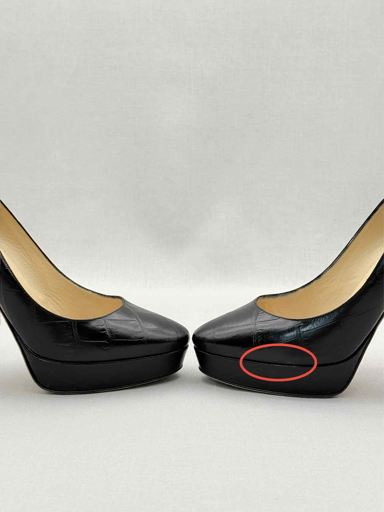 JIMMY CHOO Black Croc Embossed Size EU 39 Pumps