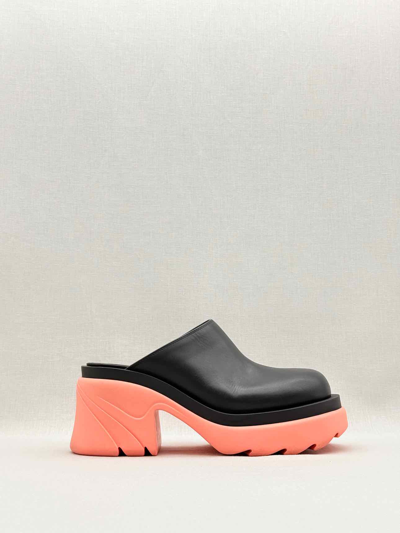 BOTTEGA VENETA Black & Peach Size EU 38.5 Mules