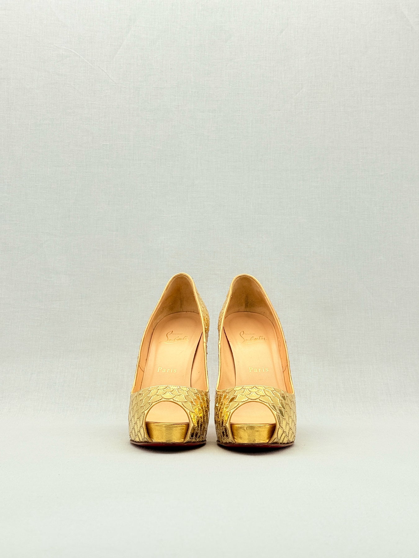 CHRISTIAN LOUBOUTIN Very Prive Gold Size EU 38.5 Pumps