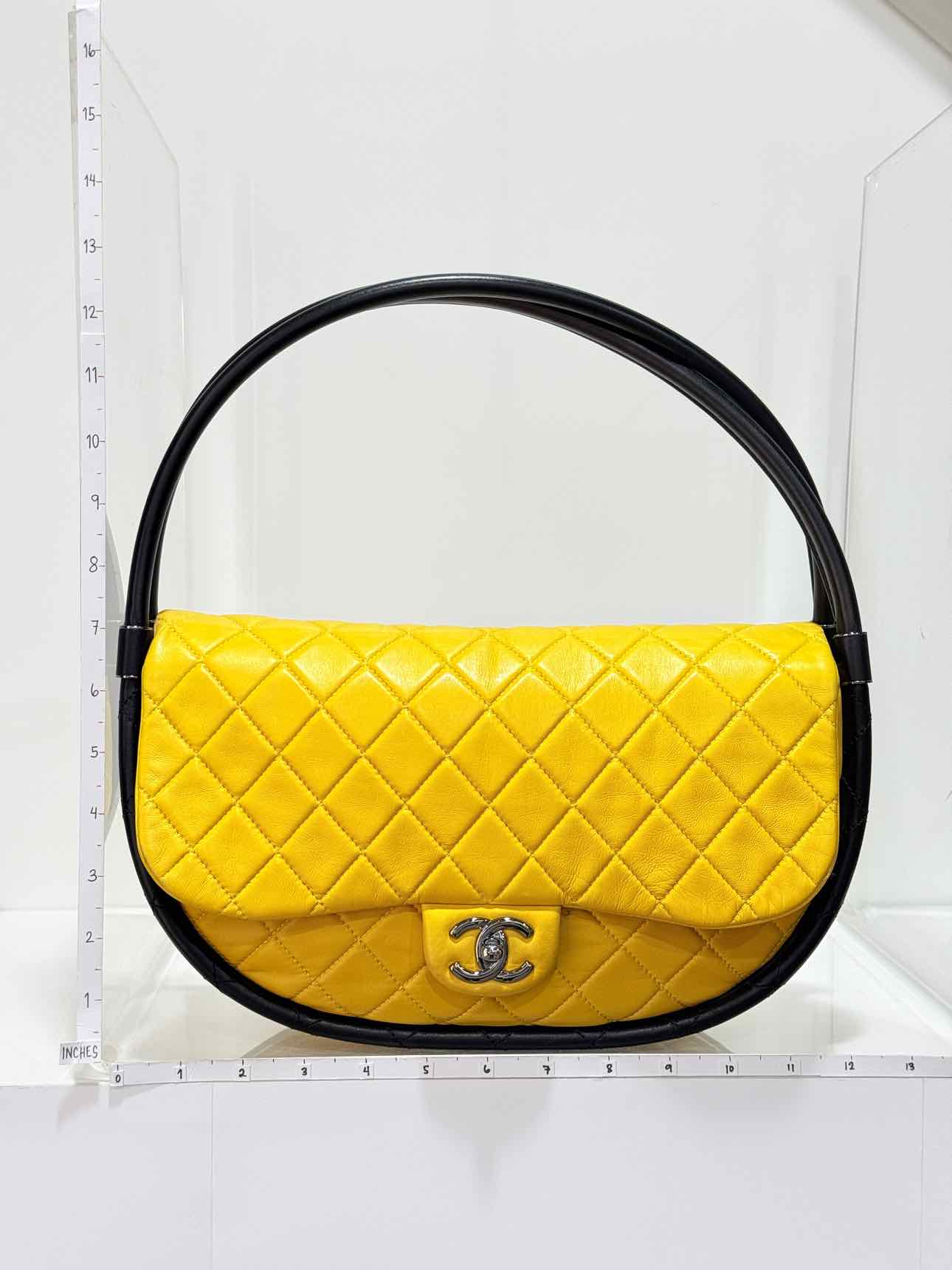 CHANEL Hula Hoop Yellow & Black Quilted Shoulder Bag