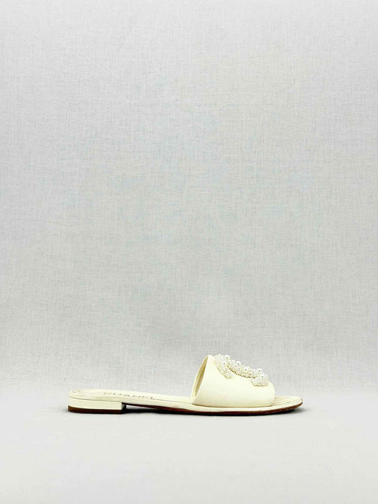 CHANEL CC Beige Size EU 37.5 Mules