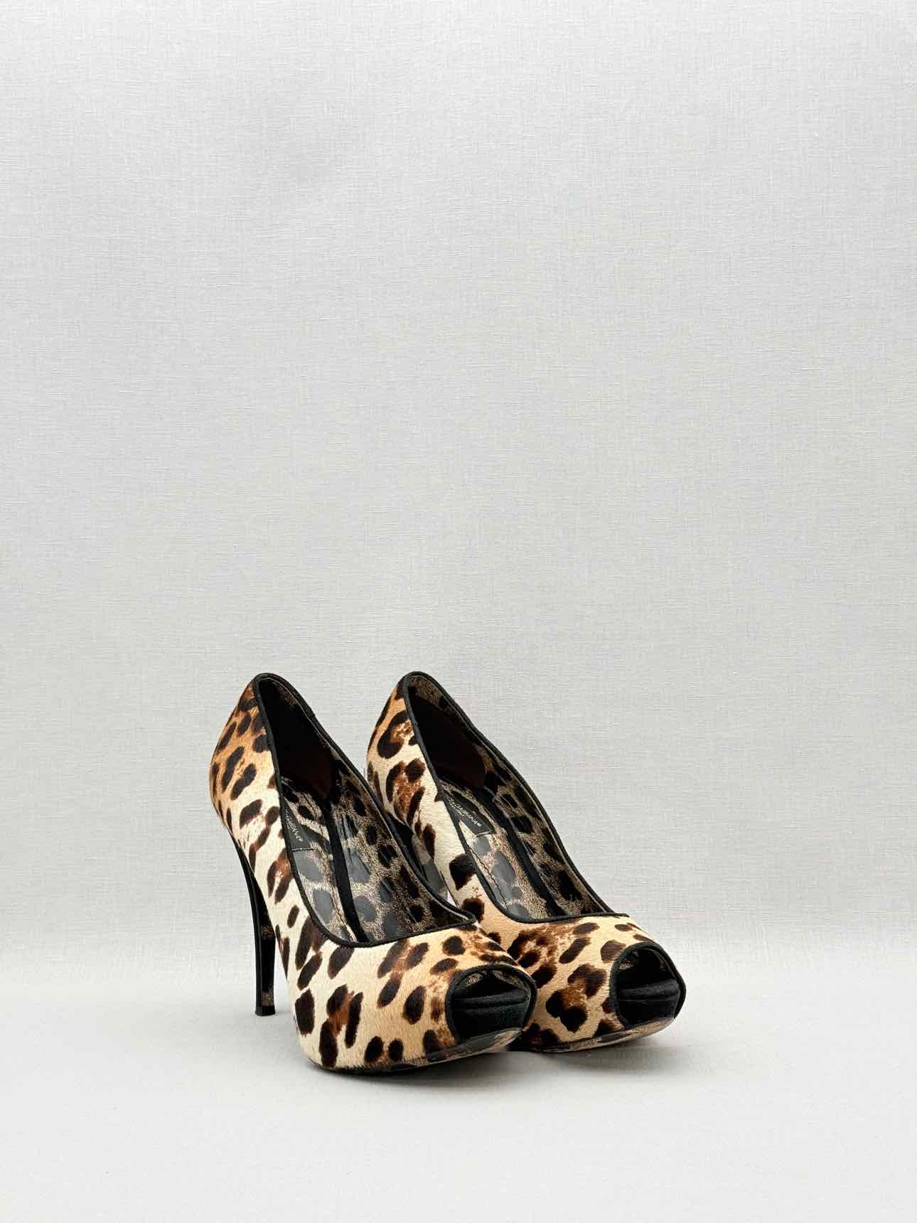 DOLCE & GABBANA Beige & Black Size EU 38 Pumps