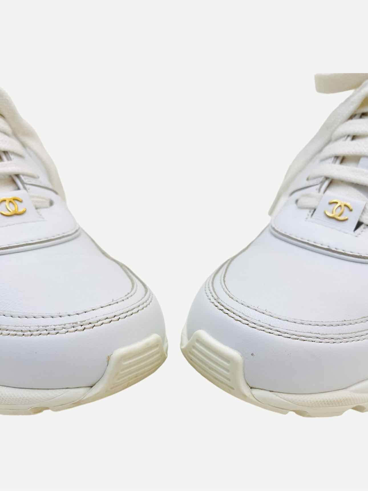 CHANEL White w/ Gold Size EU 37.5 Sneakers