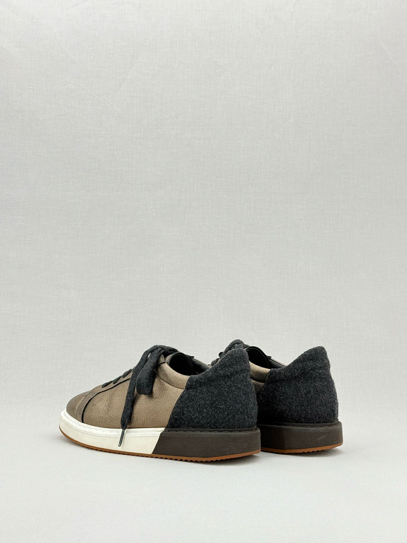 BRUNELLO CUCINELLI Bronze & Black Size EU 38.5 Sneakers