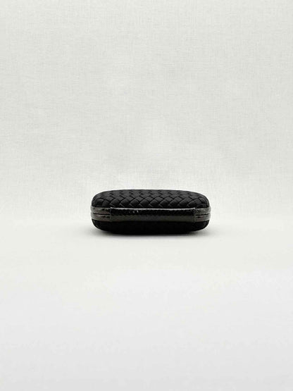 BOTTEGA VENETA Knot Black Intrecciato Clutch