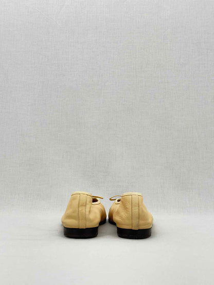 CHANEL Beige & Black Size EU 37 Ballet Flats