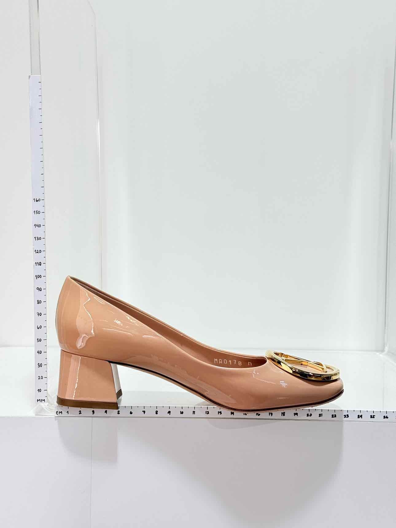 LOUIS VUITTON Madeleine Nude Size EU 35 Pumps