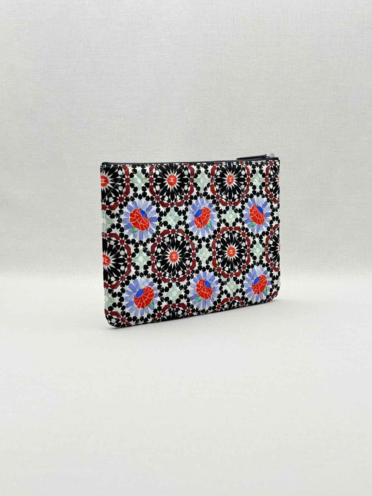 CHANEL White Multicolor Floral Print Pouch
