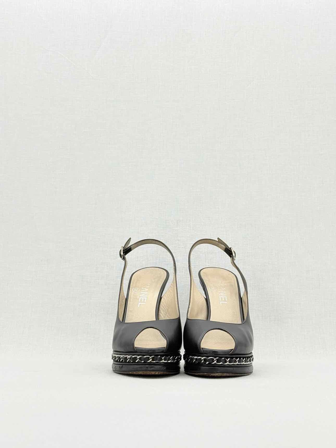 CHANEL Black Size EU 38 Slingbacks