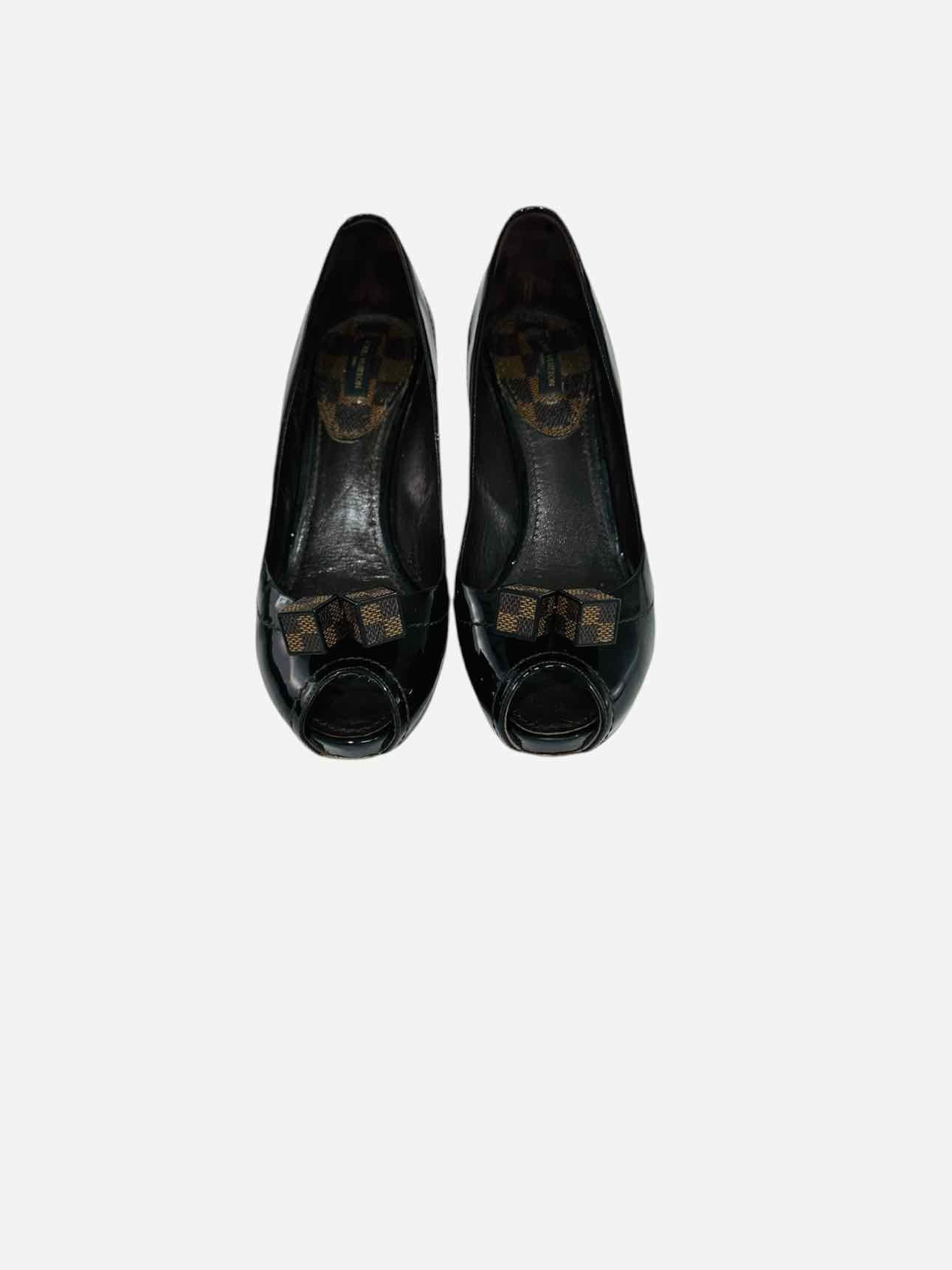 LOUIS VUITTON Saint Honore Black Pumps 39