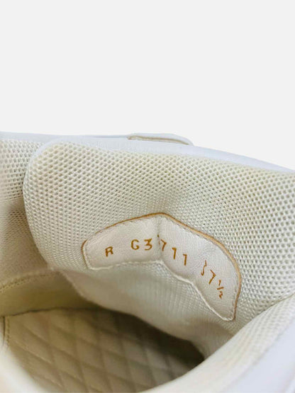 CHANEL White w/ Gold Size EU 37.5 Sneakers