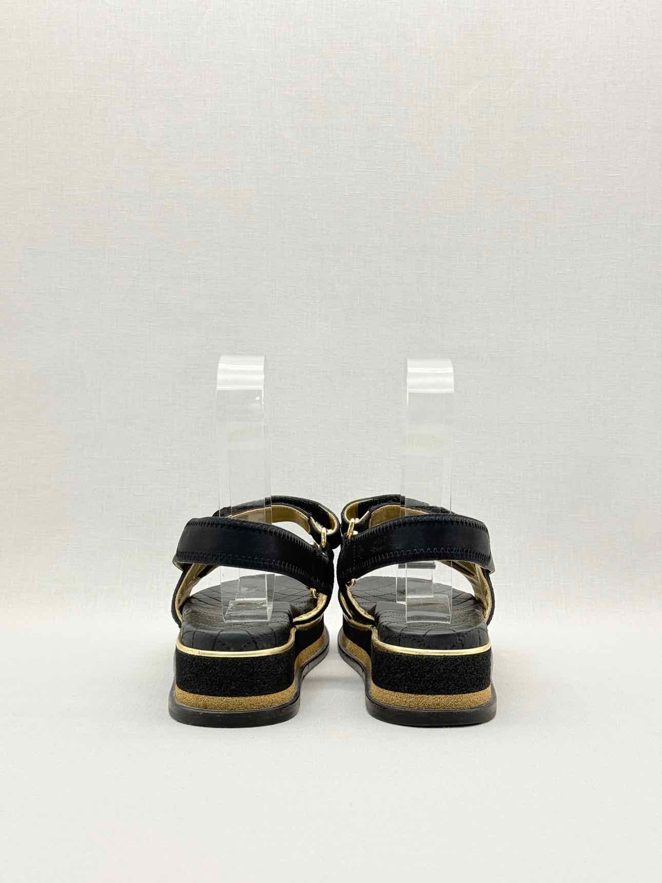 CHANEL Black Quilted Size EU 38.5 Platform Sandals