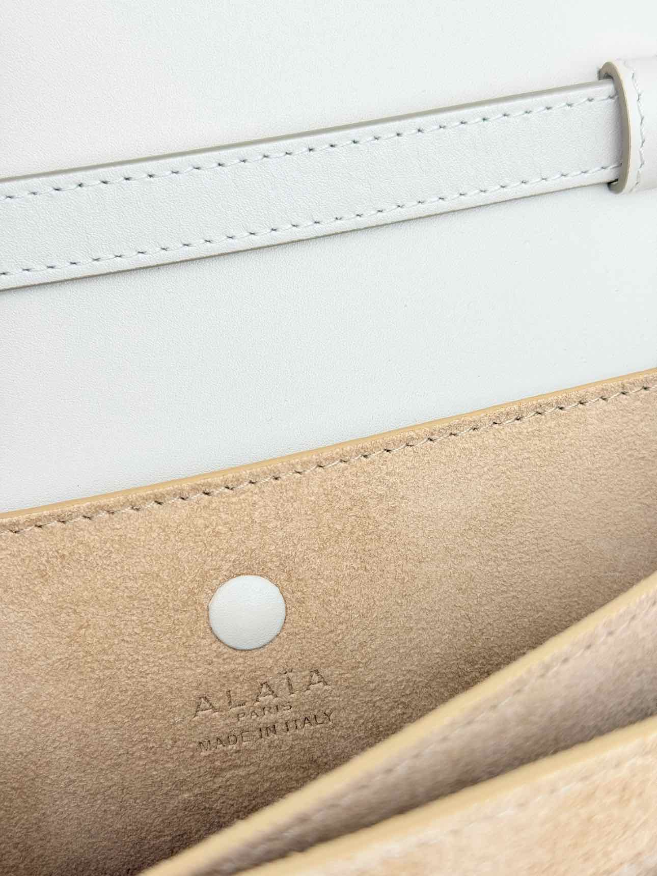 ALAIA Le Papa Off-white Shoulder Bag