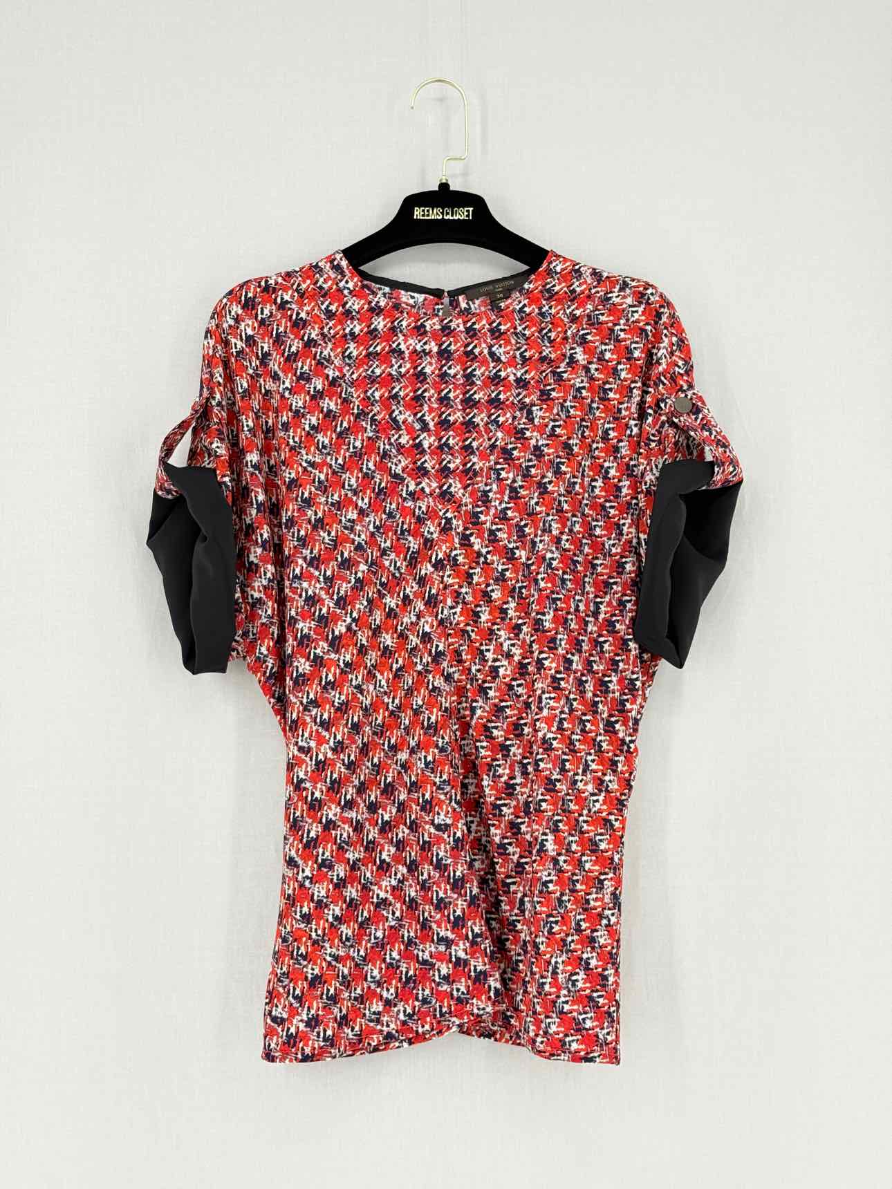 LOUIS VUITTON Red Multicolor Printed Size US 2 Blouse