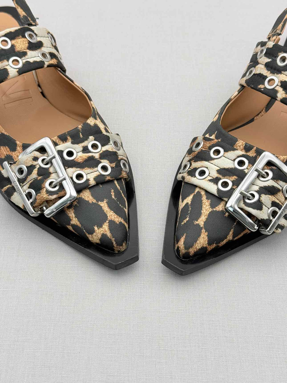 GANNI Black & Beige Size EU 39 Ballet Flats