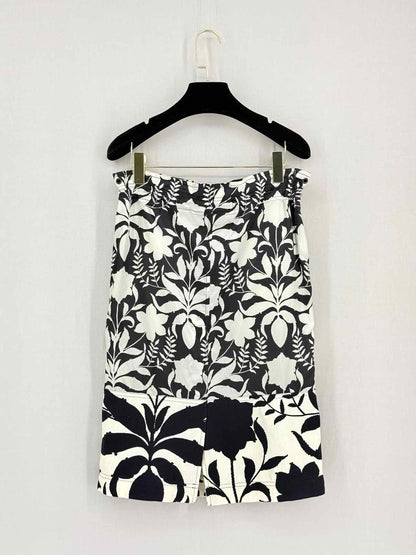 PRADA Black & White Size US 6 Knee Length Skirt