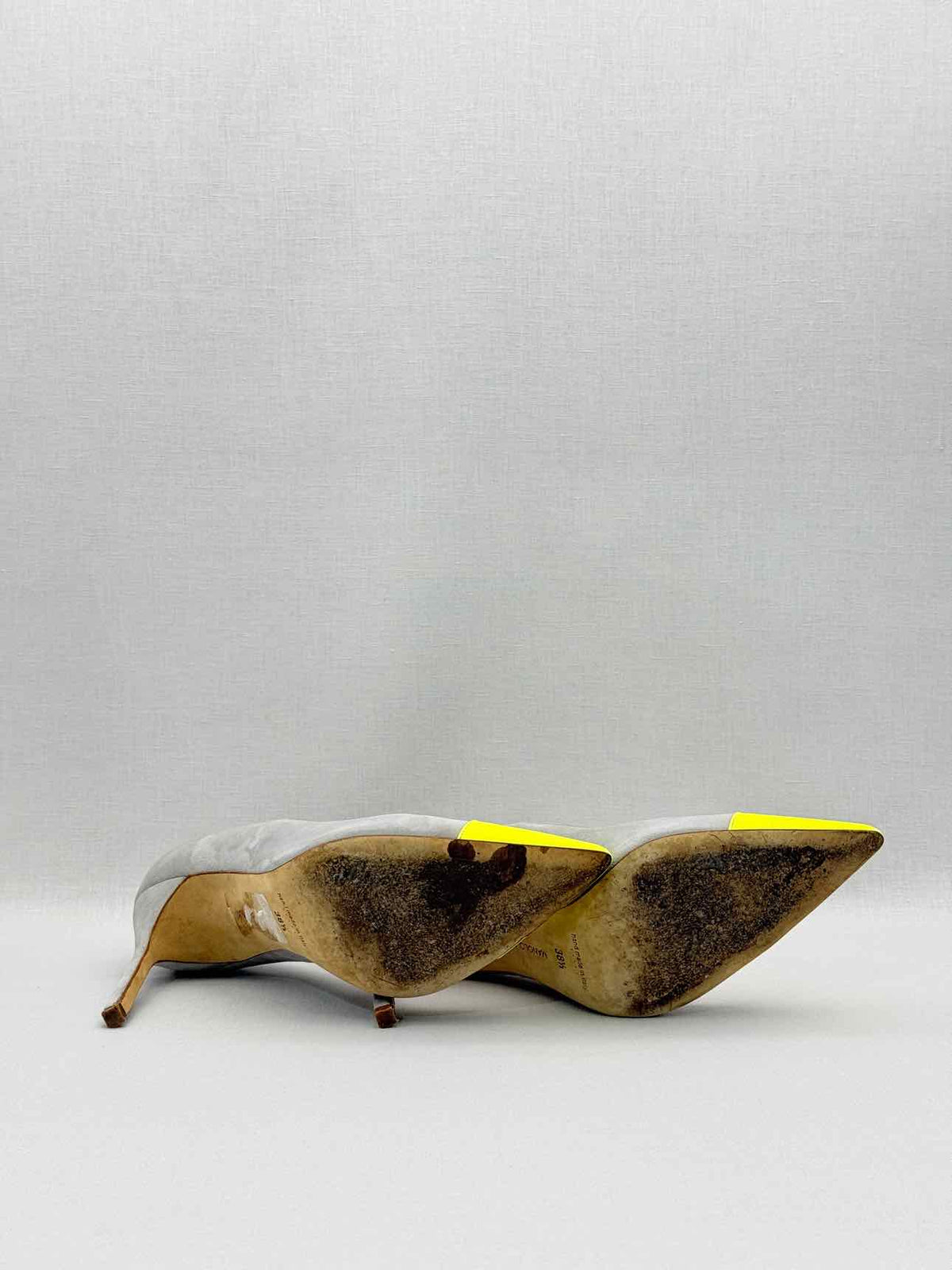 MANOLO BLAHNIK Bipunta Grey & Yellow Size EU 38.5 Pumps