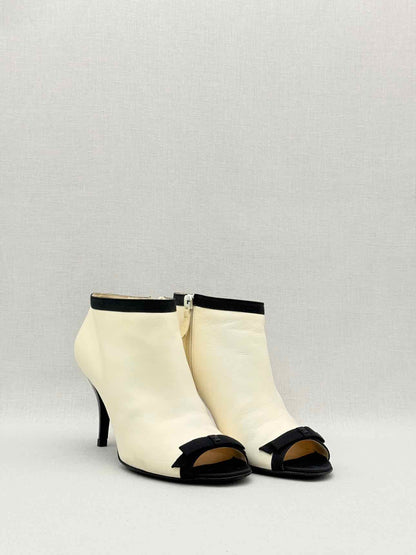 CHANEL Cream & Black Size EU 37.5 Ankle Boots