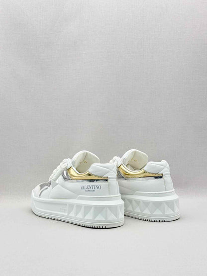 VALENTINO GARAVANI White Size EU 38 Sneakers