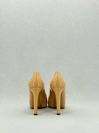 SALVATORE FERRAGAMO Leo Beige Size EU 38.5 Pumps
