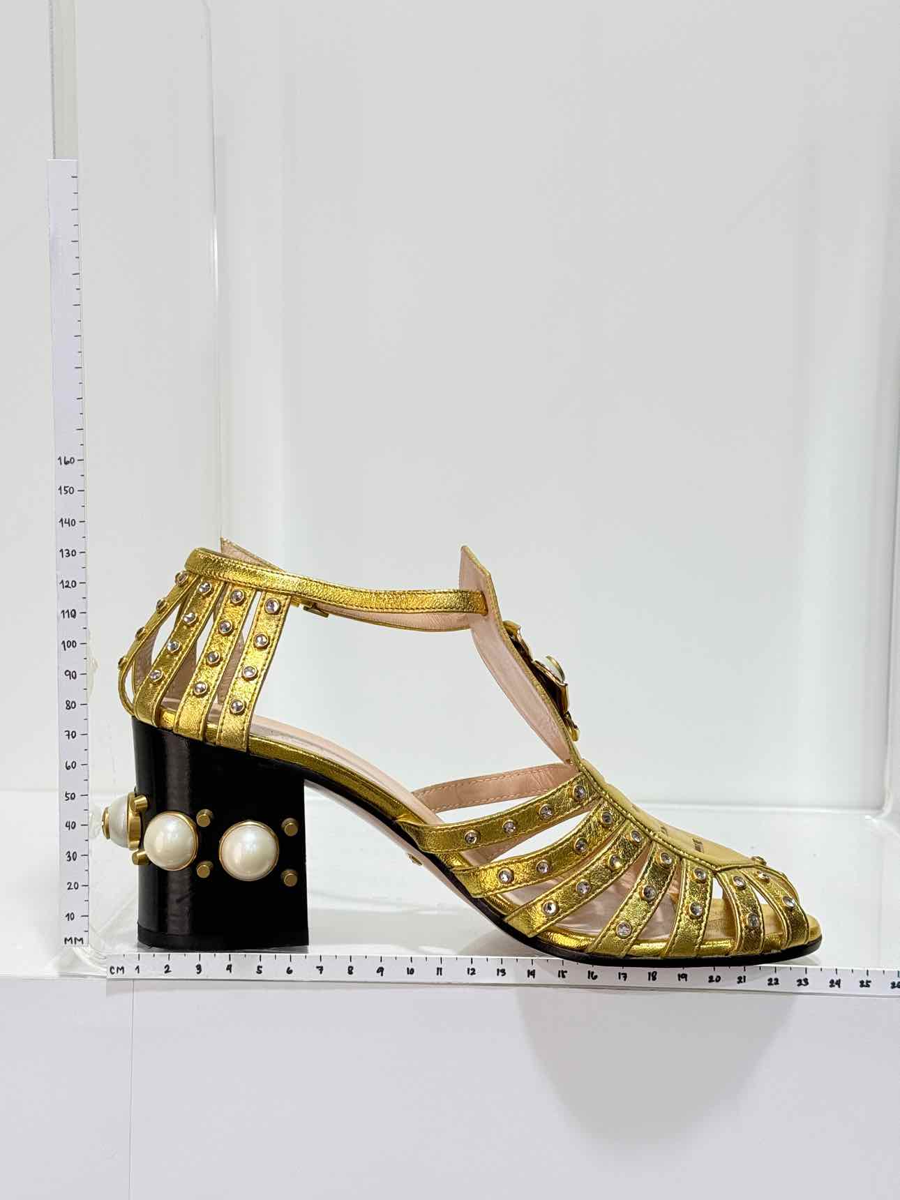 GUCCI Kendell Gold Size EU 38 Heeled Sandals