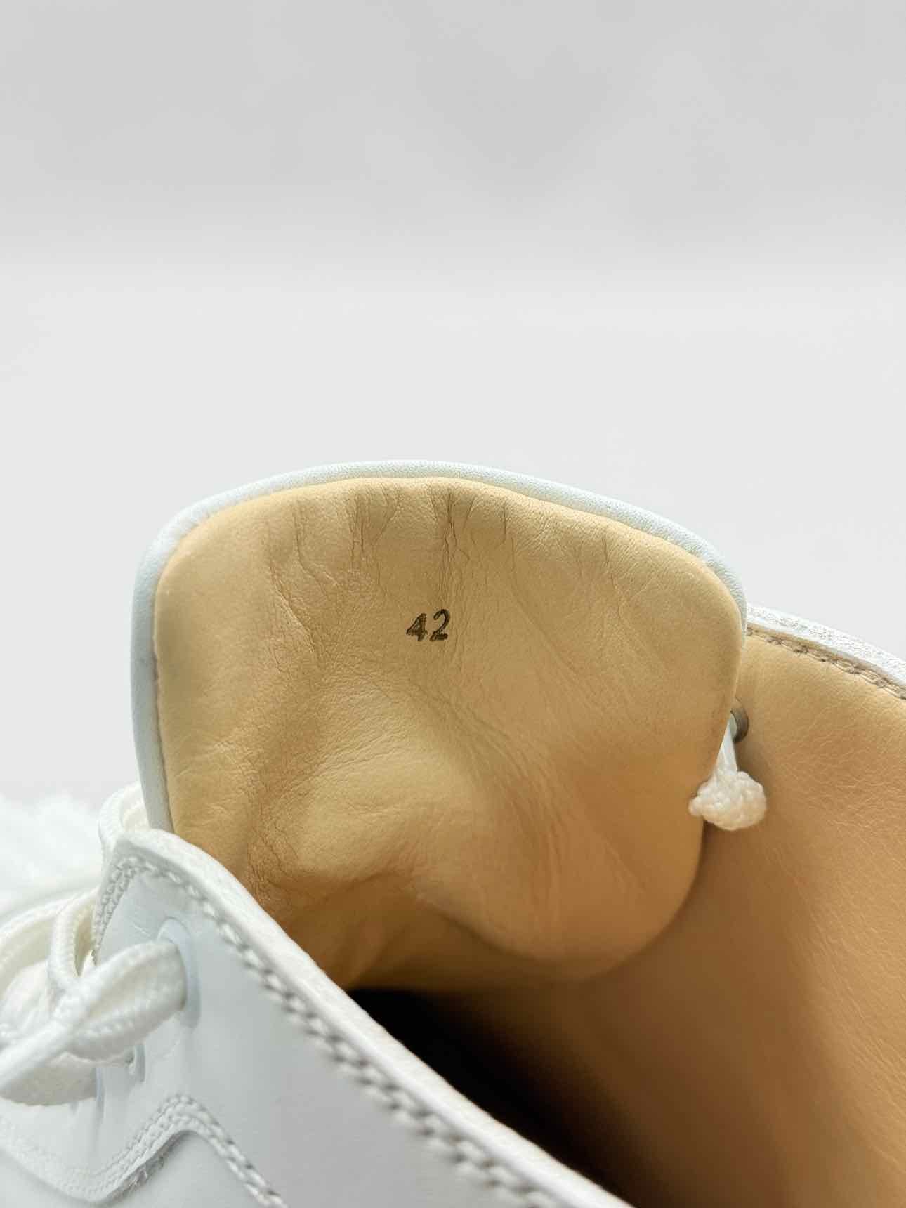 CHRISTIAN LOUBOUTIN White Spiked Size EU 42 Sneakers